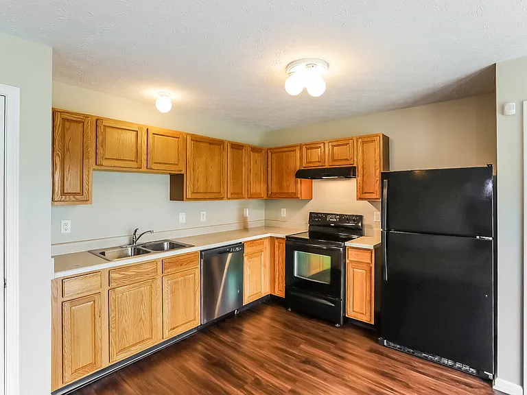 1083 Pine Ridge Way — Photo 6