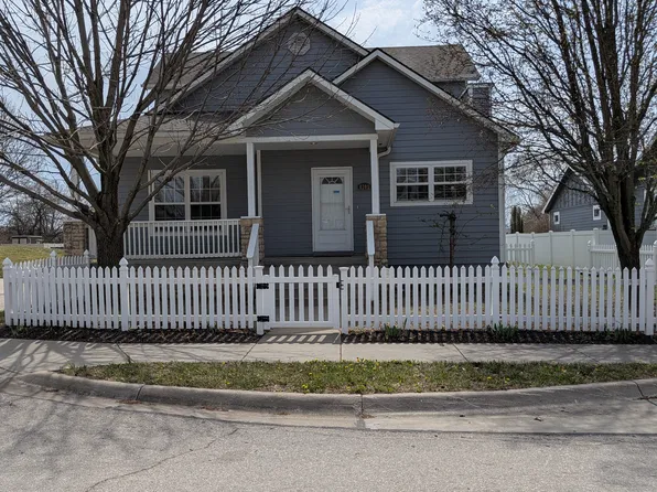 4201 Briarwood Dr, Lawrence, KS 66049