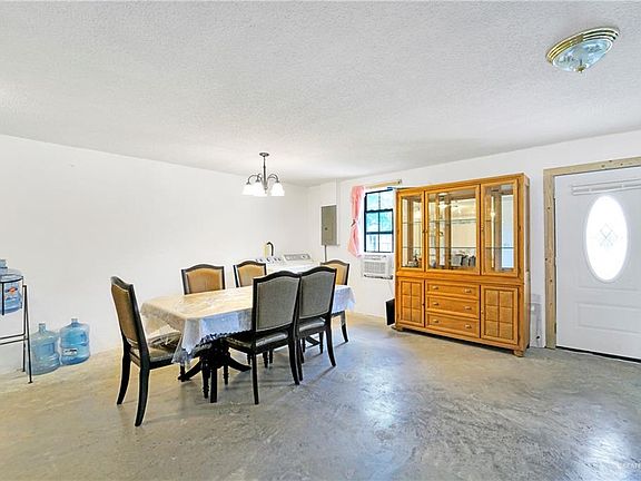5th image of 241 Ballenger St