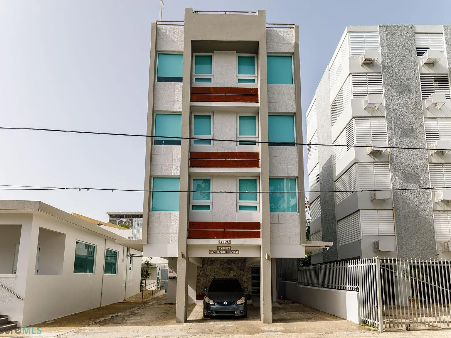 Avila (Condominio) — Photo 1