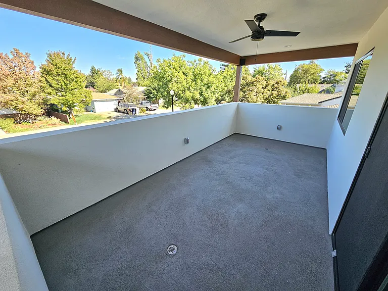 Beautiful 100 sq.ft balcony.