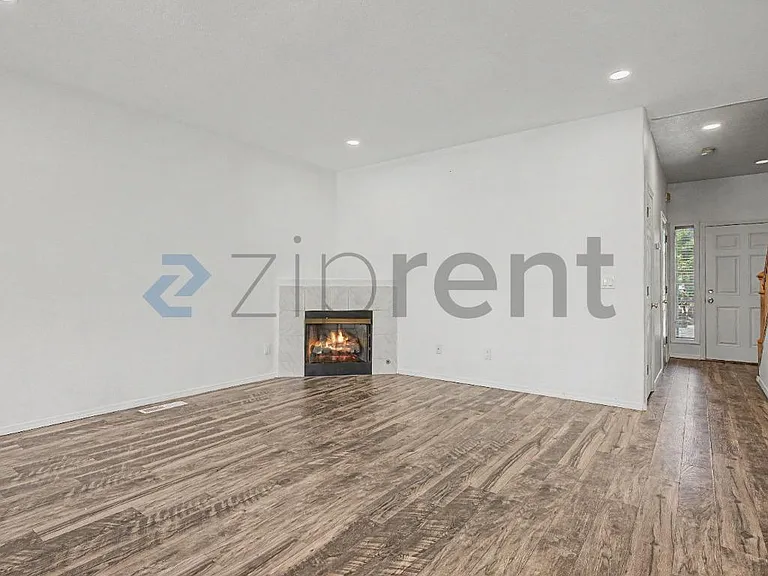 6674 SE Lois St — Photo 7