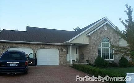 Front View w/2-car Garage
						:
						Front View