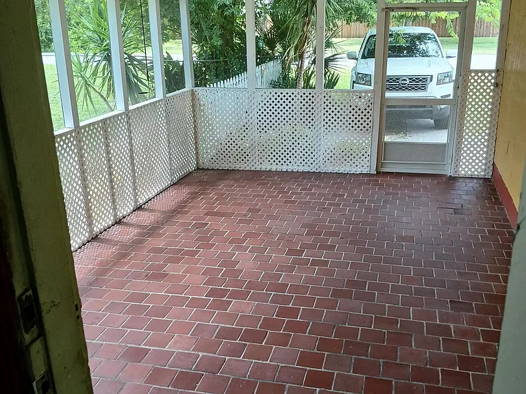 202 Tarragona Way — Photo 7