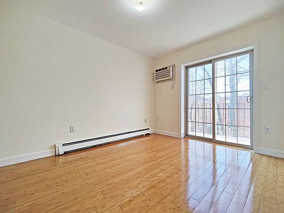 5th image of 2861 Ely Ave #3