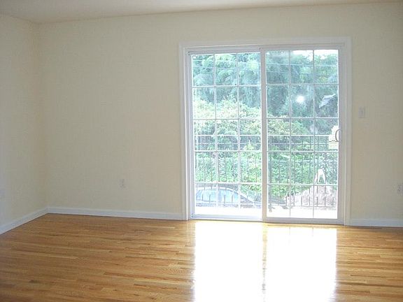4th image of 5-9 Marion Pl Floor 2
