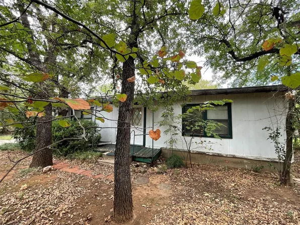 2104 16th St, Bridgeport, TX 76426