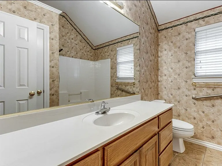 16605 Farmington Way — Photo 20