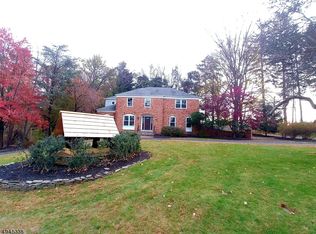 138 Knightsbridge Rd N, Mountainside, NJ 07092