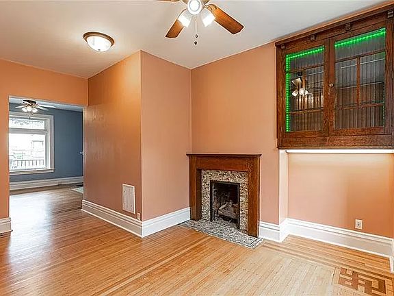 4th image of 305 E End Ave