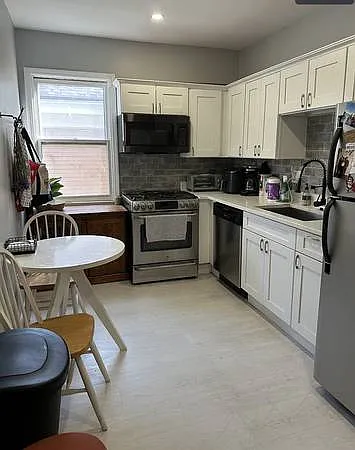 3 bed, 1.0 bath, 1100 sqft, $4,850 — Photo 3