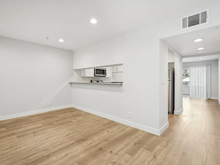 5662 La Mirada Ave. — Photo 10