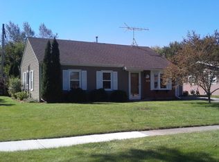 107 Edgewood Dr, Streamwood, IL