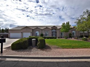 201 E Chaparral Dr, Henderson, NV 89015