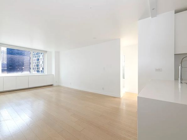 301 W 53rd St APT 24K