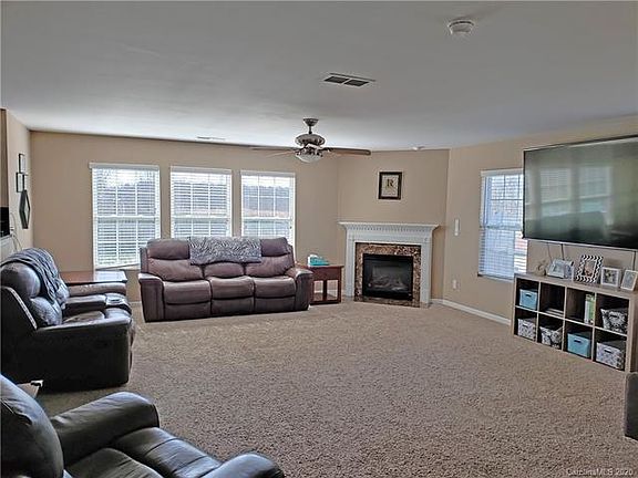 4th image of 145 Altondale Dr #153
