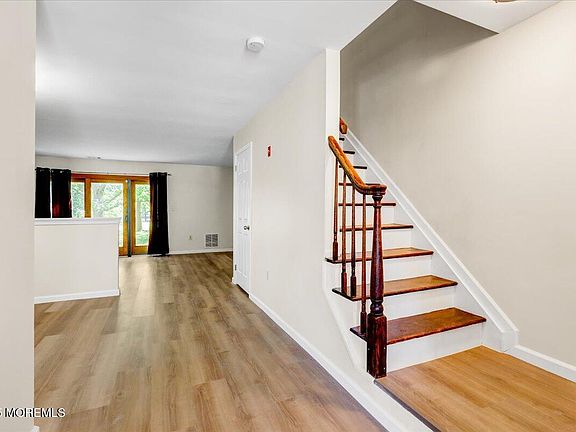 3rd image of 48 Scarborough Court #7