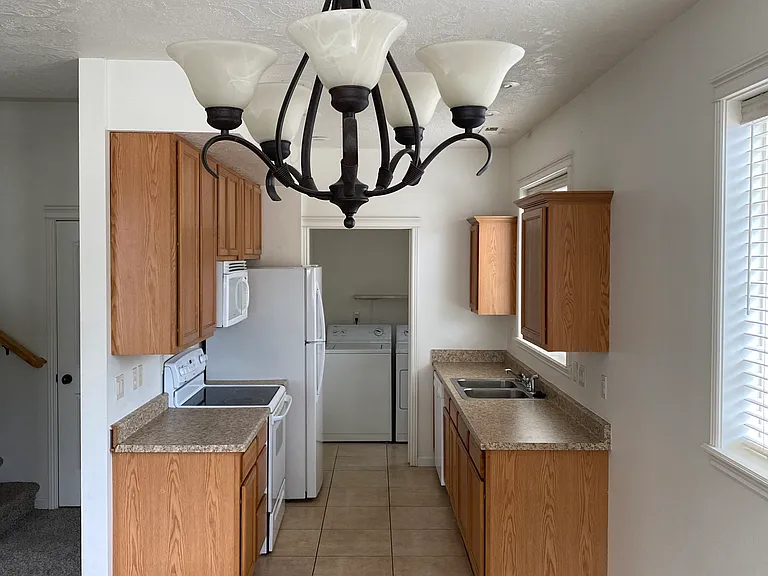 611 W Pine Ave #611 — Photo 3