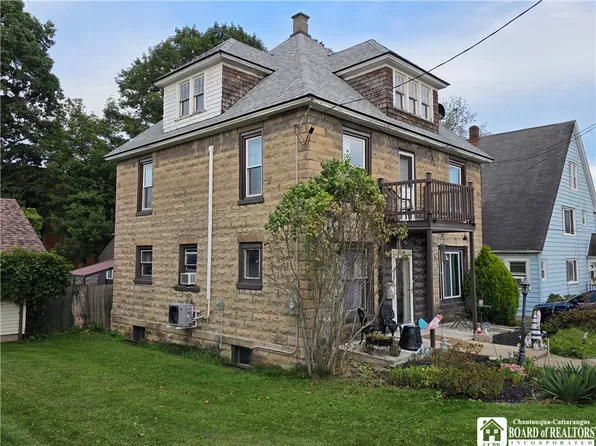 8 Curtis St, Jamestown, NY 14701