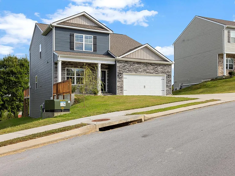 9842 Ramble Brook Ln — Photo 2