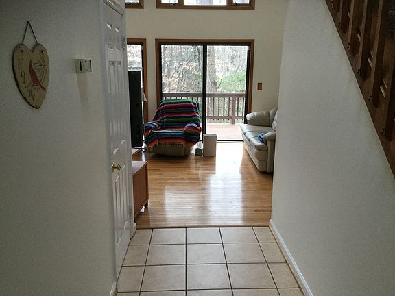 4th image of 745 Sonne Dr