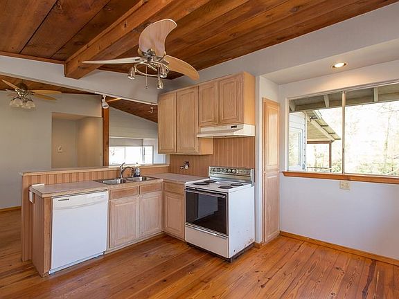 5th image of 118 Jolly Cir