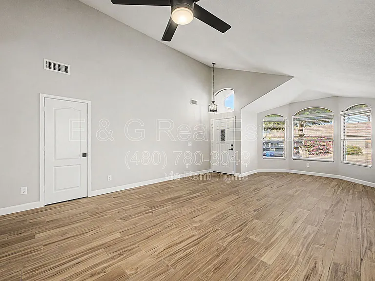 3015 S Woodruff — Photo 3