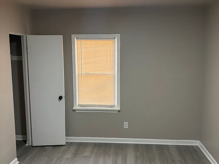 235 E 20th Ave — Photo 12