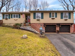 119 Hilltop Trl, Sparta, NJ 07871