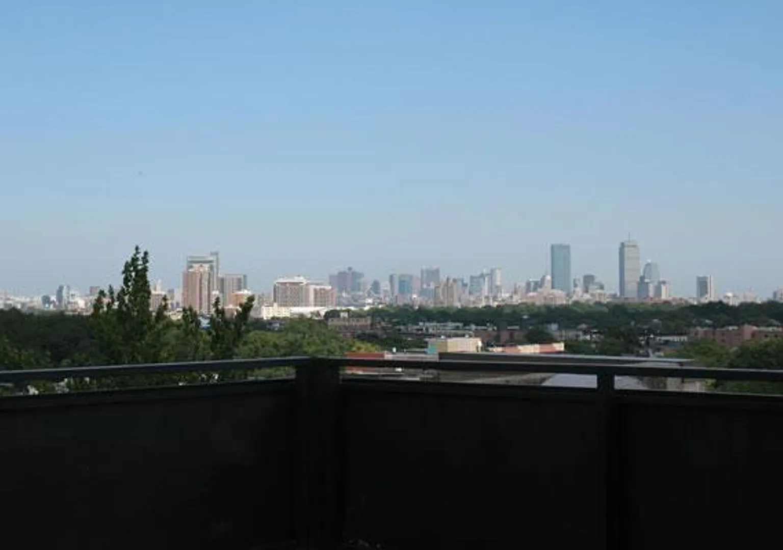 Regency Building, Huge bedrooms and Living room, balcony, Roofdeck, Laundry AC Heat Inc St Es Hos... — Photo 3