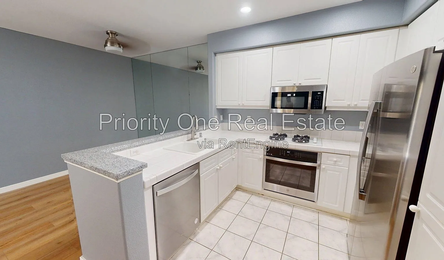 10766 Sabre Hill Dr — Photo 2