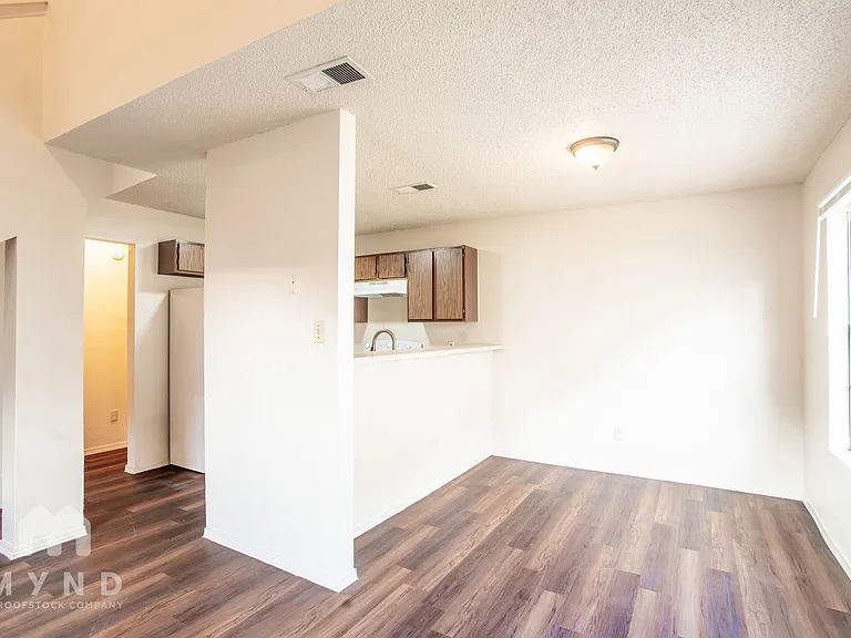2214 Creekside Ln #D — Photo 7