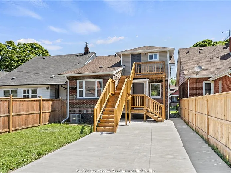 1439 Benjamin Ave #2 — Photo 16