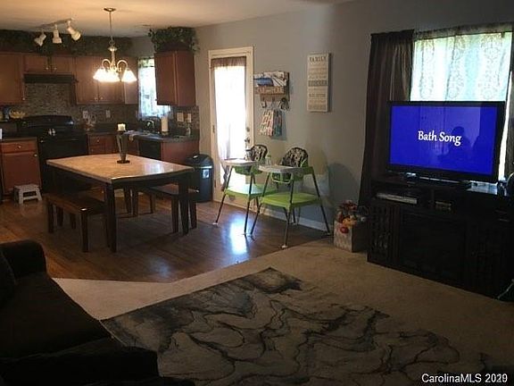 3rd image of 7512 Melstrand Way