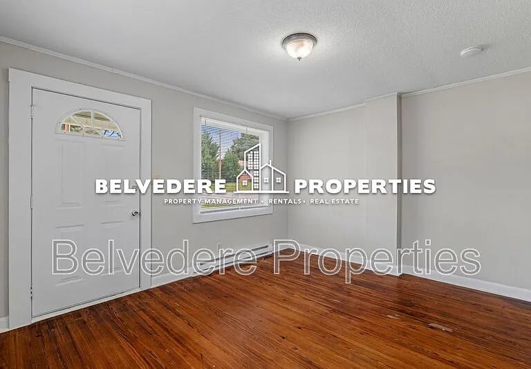 114 Charles Ave #B — Photo 3