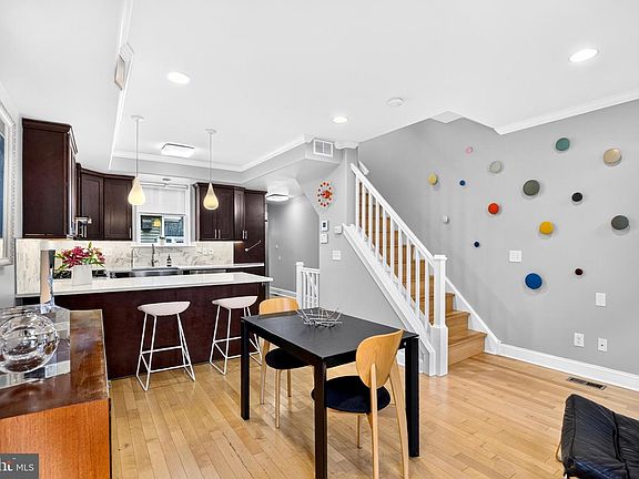 4th image of 931 E Moyamensing Ave