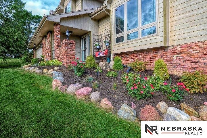 1216 S 167th St, Omaha, NE 68130 | Zillow