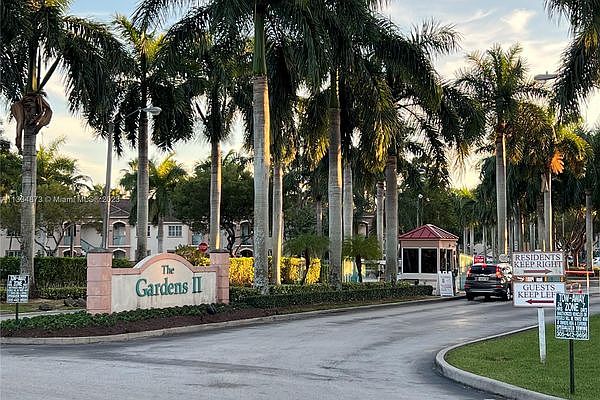 Entrada de Condominio