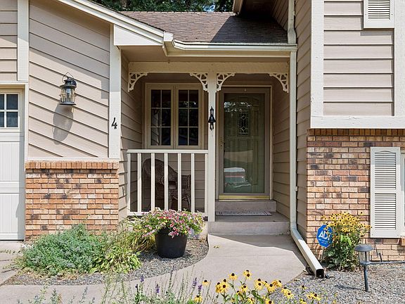 2nd image of 4 Pleasant View Ln