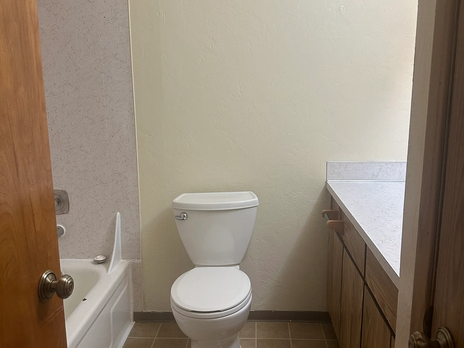 2 bed, 1020 sqft, $1,300 — Photo 4