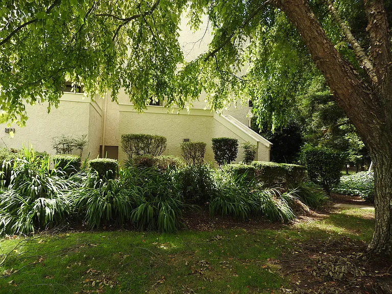 3008 Swallows Nest Dr — Photo 2