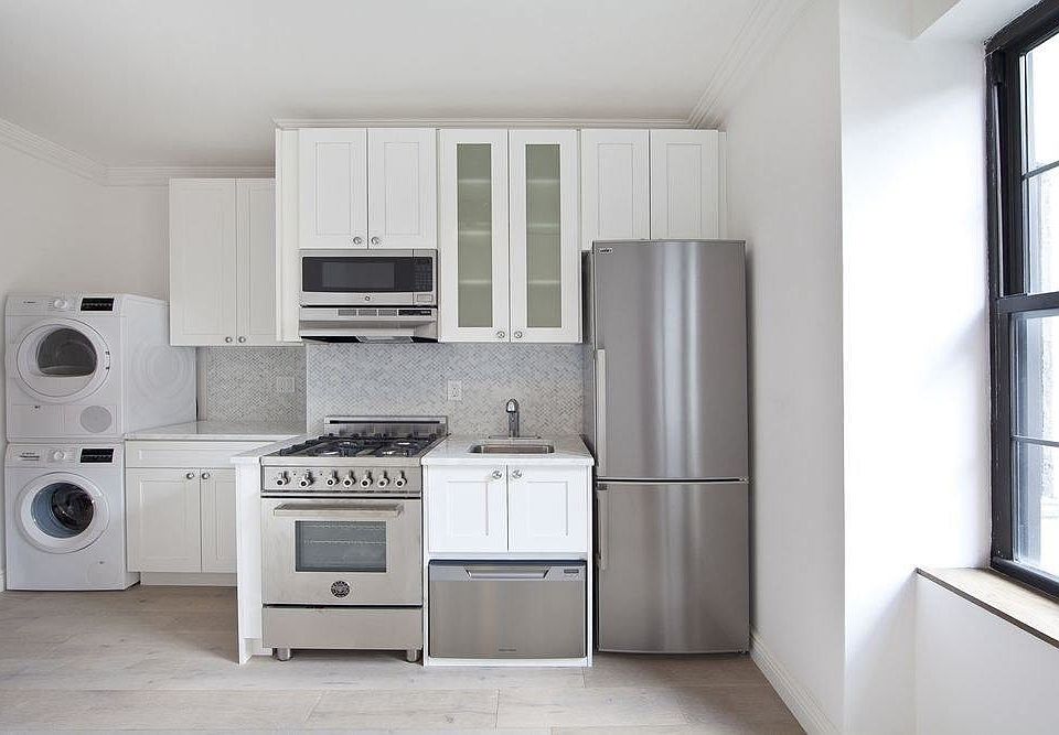 1st image of 115 Henry St APT 6B