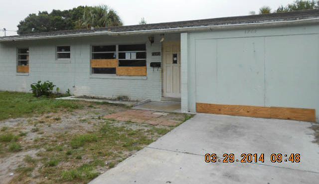 Home For Sale In Lawnwood