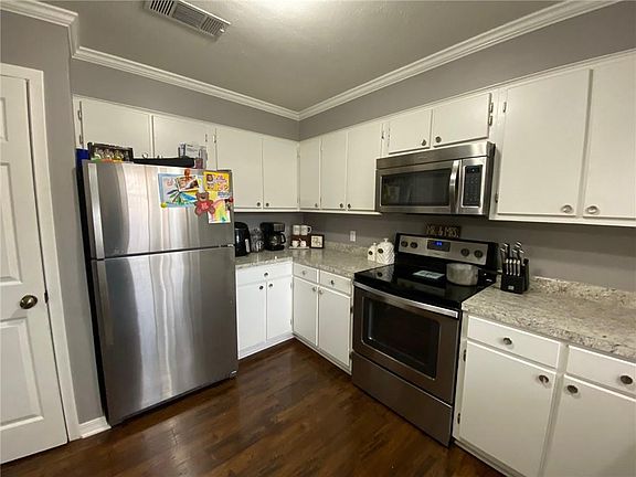 5th image of 1132 Woodlawn Dr
