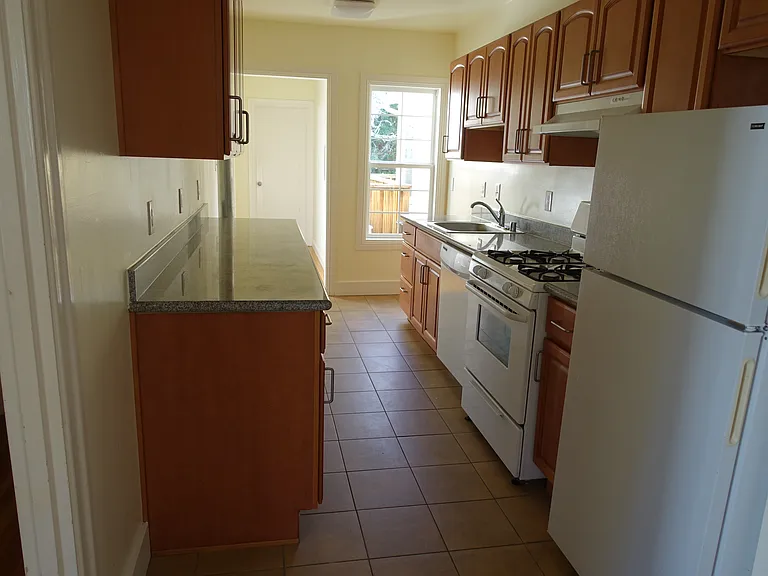 2573 Virginia St #A — Photo 4