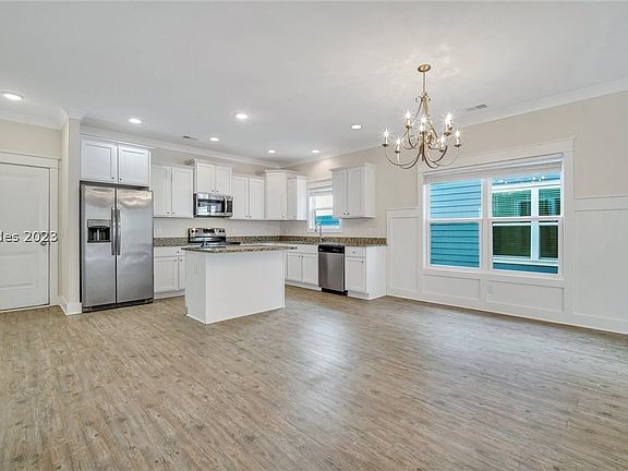 3rd image of 36 Tansyleaf Dr