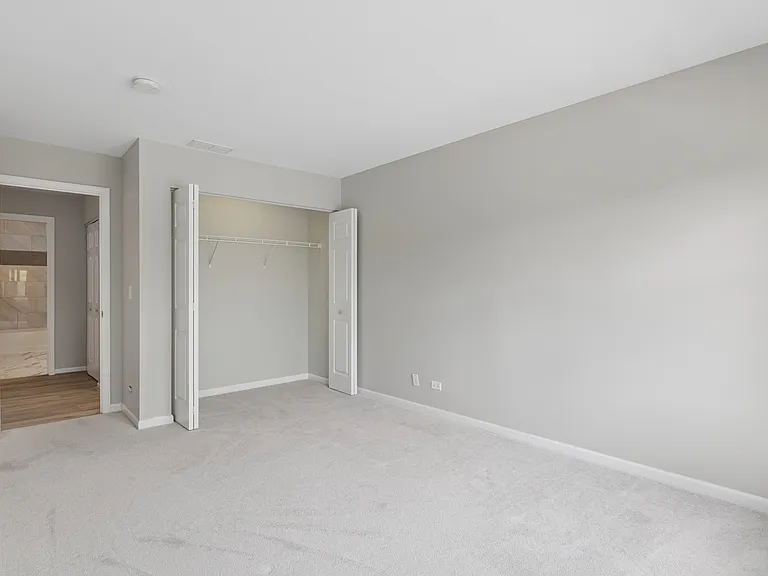 1952 Crenshaw Cir #1952 — Photo 15