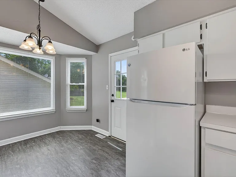91 Grassmire Dr — Photo 16