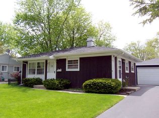 58 Wren Rd, Carpentersville, IL 60110