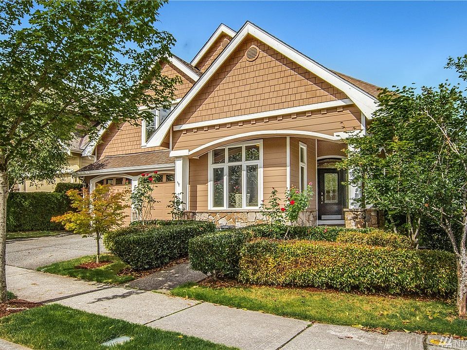 1st image of 2489 34th Ave NE